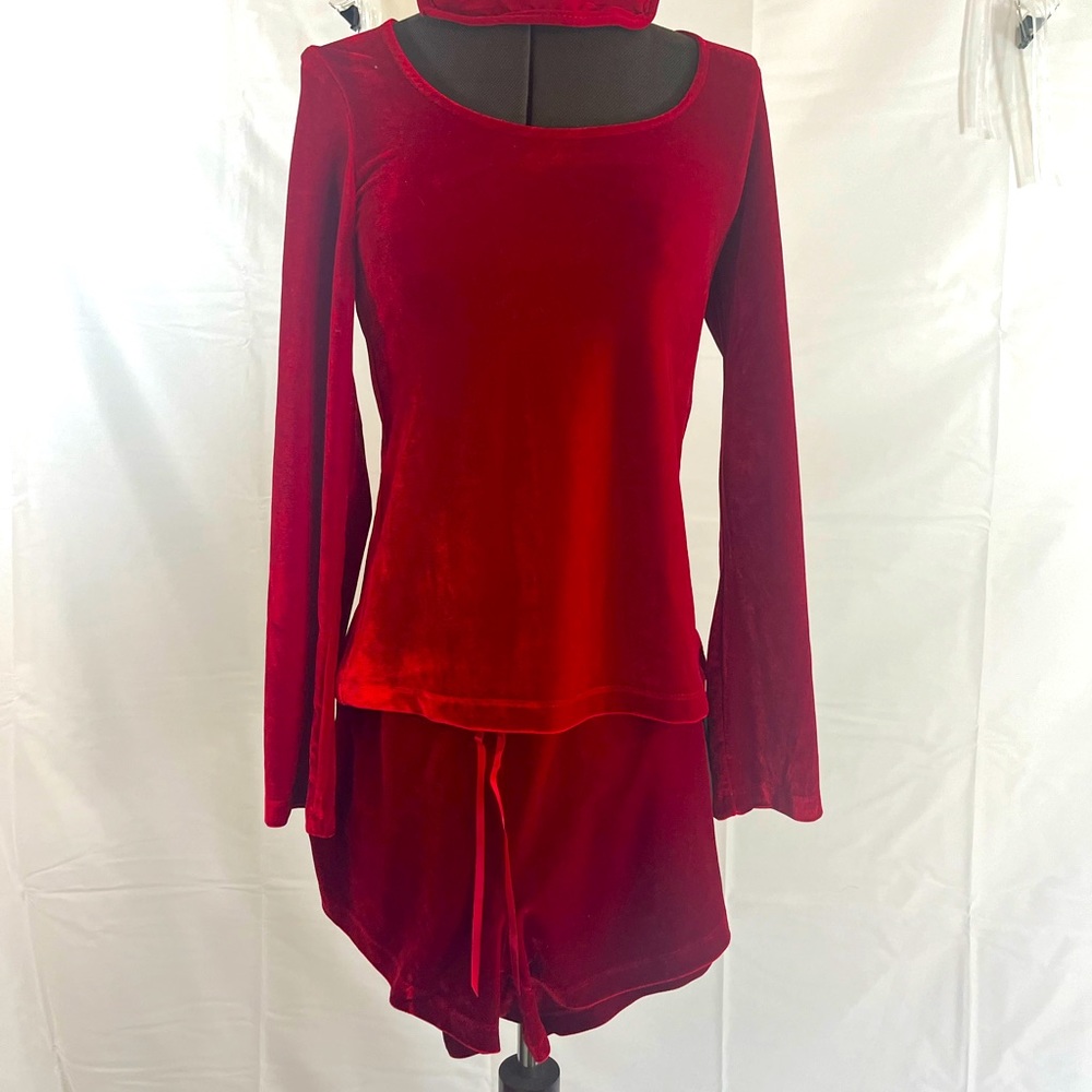 Red velour Pajamas, Sz. Small.
